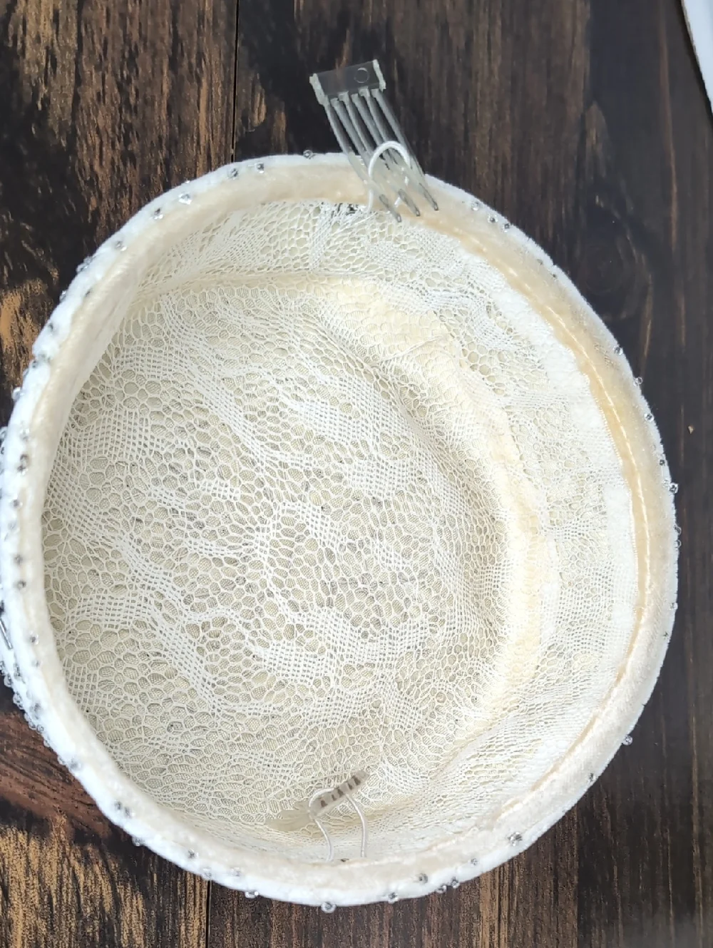 Vintage 50-60s Womens Small Pillbox Hat Mid Century Ivory beaded flowers - Picture 6 of 8